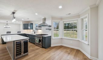 123 Walnut Hill Rd, Bells, TN 38006