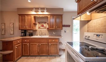 1774 Laurie Dr, Austintown, OH 44511
