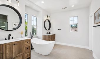 3749 Arapaho Pl, Carlsbad, CA 92010