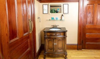 18 Hudson St, Bangor, ME 04401