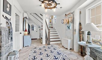 222 7TH St, Beach Haven, NJ 08008