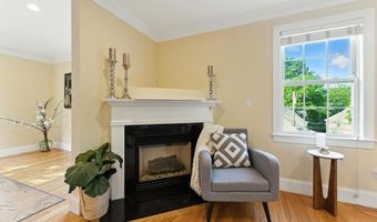 582 Trapelo Rd 582, Belmont, MA 02478