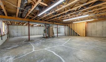 5 Sweet Corn Dr, Cranston, RI 02921