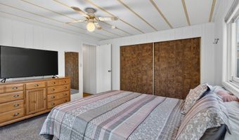 21986 LAUREL Ave, Aurora, OR 97002