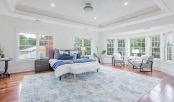 9715 SINGLETON Dr, Bethesda, MD 20817