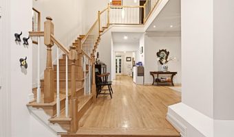 5803 MADAKET Rd, Bethesda, MD 20816