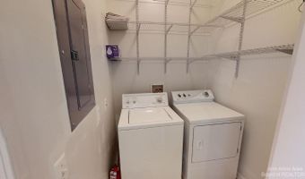 2795 S Knightsbridge Cir, Ann Arbor, MI 48105
