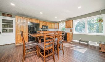 111 Moyne Dr, Abilene, KS 67410