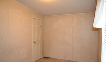 305 N Eighth St, Albion, IL 62806