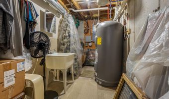 38397 Richmond Heights Dr, Aberdeen, SD 57401