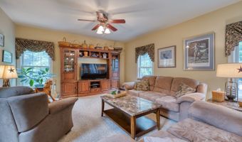 2 Warren Gln, Burlington, CT 06013