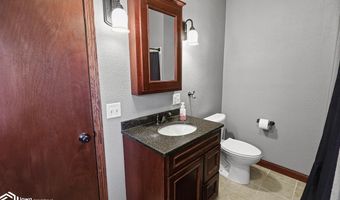 214 6Th Ave E, Albia, IA 52531