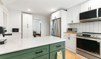 39 Locust St, Brattleboro, VT 05301