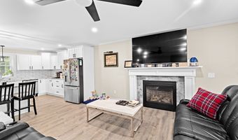 8 Big River Rd, Coventry, RI 02816