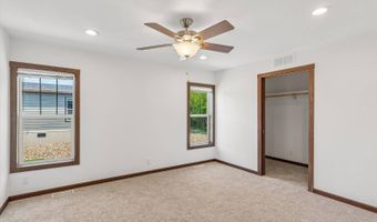 7368 NE Berwick Dr 6, Ankeny, IA 50021