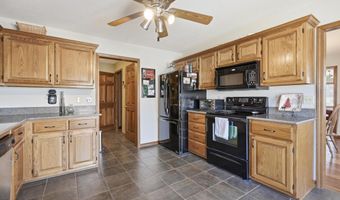 916 E 27th St, Baxter Springs, KS 66713