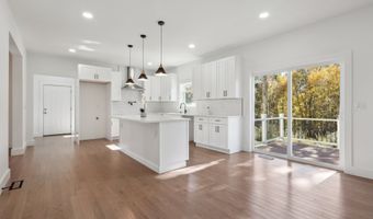 19 A Apache Dr, Brookfield, CT 06804