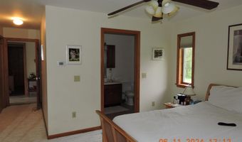 124 Lakefront Ln, Barton, VT 05822