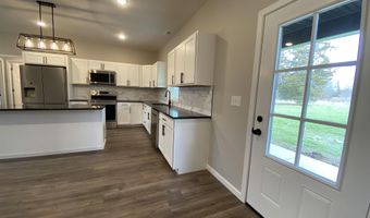 10 Trinton Ave, Bedford, IN 47421