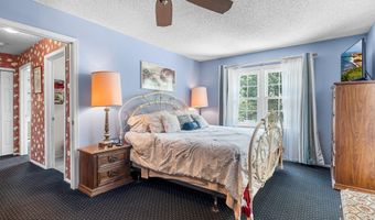 16 Tanglewood Dr, Barnegat, NJ 08005