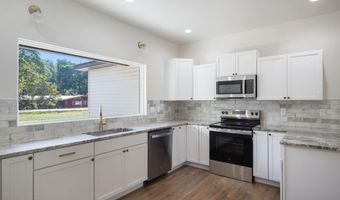 17 Builders Ln, Anderson, MO 64831