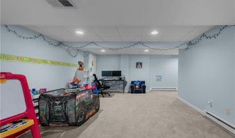 123 CASTLE ROCKS Rd, Warwick, RI 02886