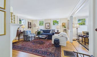 1059 Washington St, Bath, ME 04530