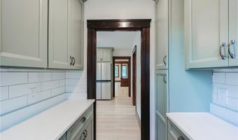 65 Burton St 3, Bristol, RI 02809