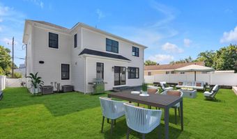 109 Greenway, Albertson, NY 11507