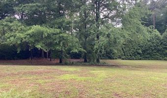 732 Lakeshore Dr, Bennettsville, SC 29512