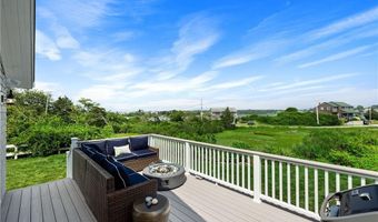 17 Goose Island Rd, Narragansett, RI 02882