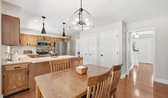 180 Spring Oaks Dr, Ballwin, MO 63011