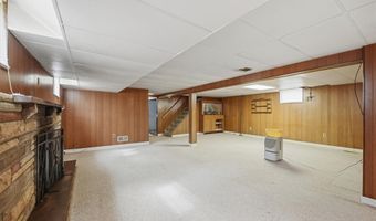 606 Golf Course Rd, Aliquippa, PA 15001