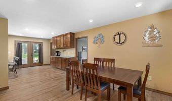 18519 Farm Road 2000, Aurora, MO 65605