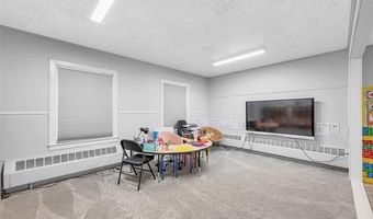5043 Allen Rd, Allen Park, MI 48101