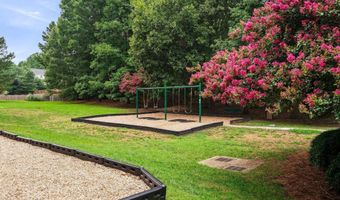 1209 Waterford Green Dr, Apex, NC 27502