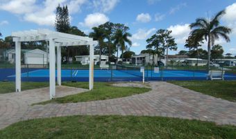 6385 Cypress Ln, Atlantis, FL 33462