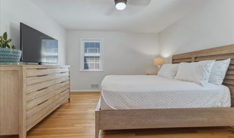 25-27 W 6th St, Bayonne, NJ 07002