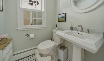 32 Fox Den Rd, Avon, CT 06001