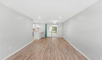 47 Kingsland Ct 6A, Charlestown, RI 02813