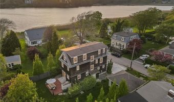 9 Casey Ct, Newport, RI 02840