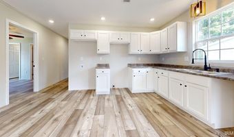 707 S Durbin St, Bicknell, IN 47512