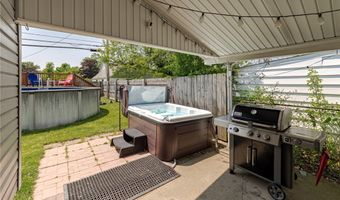 146 Woodcrest Dr, Amherst, NY 14226