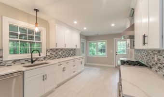 575 North St, Agawam, MA 01030