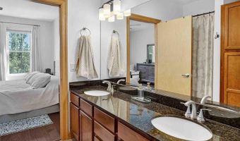 8253 Mayo Dr 201, Madison, WI 53719