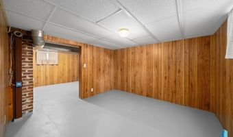 412 S 1st Ave, Brandon, SD 57005