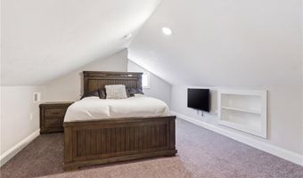 3811 Mendon Rd, Cumberland, RI 02864