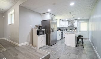 5902 Oak Ln, Anderson, IN 46013