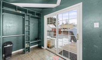 19 Pleasant Ave, Amsterdam, NY 12010