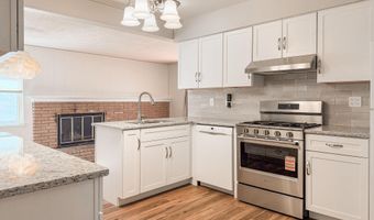 2844 Renfrew St, Ann Arbor, MI 48105